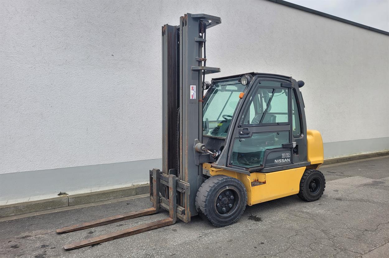 Nissan YG1D2A320